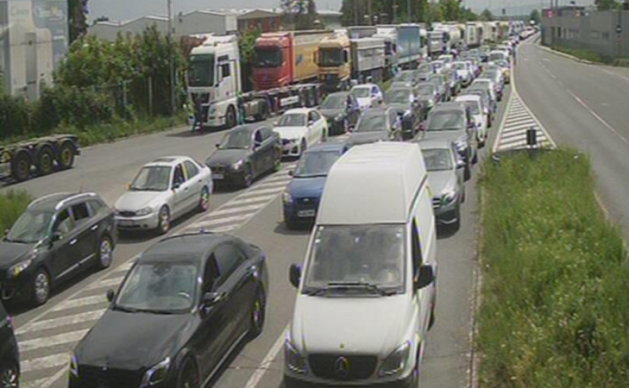 Многочасовые очереди на пограничных переходах Боснии и Герцеговины после праздников