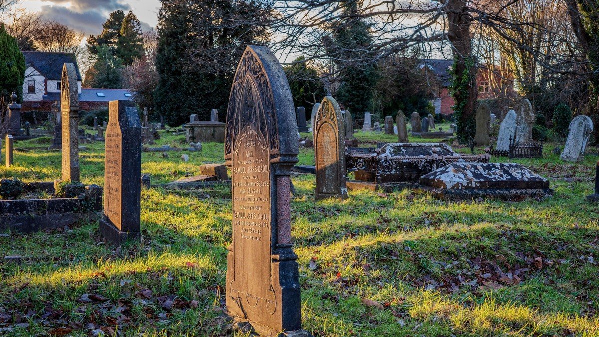 Сербия: Тайна одной могилы в Крагуеваце — история любви, победившей смерть