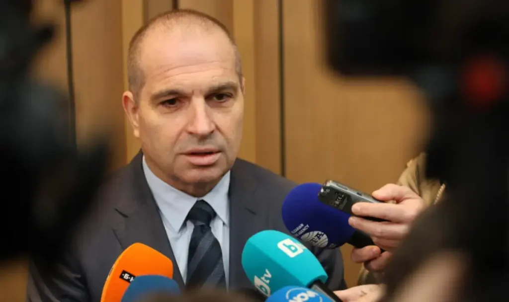 Караджов о кризисе с отсутствием вагонов и поездов в Болгарии