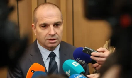 Караджов о кризисе с отсутствием вагонов и поездов в Болгарии