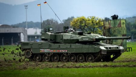Боевой танк Leopard 2A8 с системой активной защиты EuroTrophy