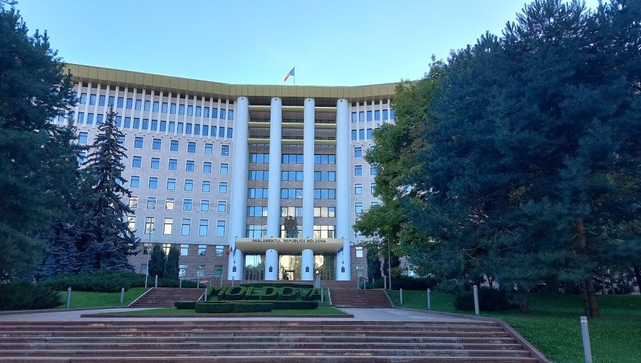 Здание парламента Республики Молдова в Кишинёве