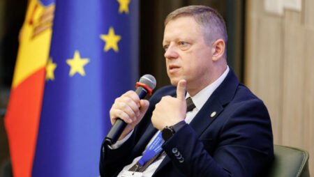 Павел Постика во время выступления, август 2025