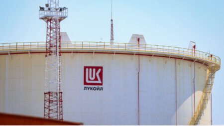 Резервуар компании Лукойл в Болгарии
