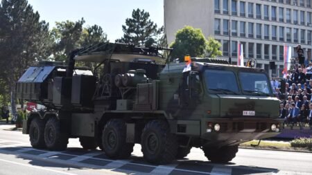 Российская система радиоэлектронной борьбы Красуха-2 на военном параде в Сербии