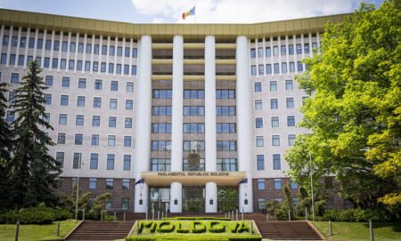 Здание парламента Республики Молдова в Кишинёве