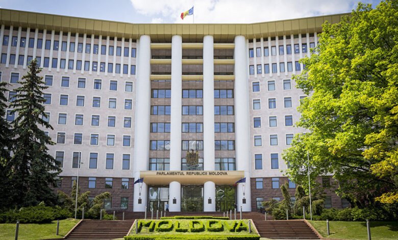 Здание парламента Республики Молдова в Кишинёве