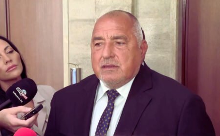 Бойко Борисов даёт комментарий журналистам, сентябрь 2025