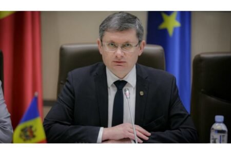 Спикер парламента Молдовы Игорь Гросу на пресс-конференции