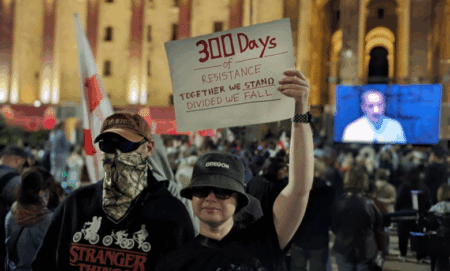 Протестующие в Тбилиси отмечают 300 дней непрерывных акций на проспекте Руставели