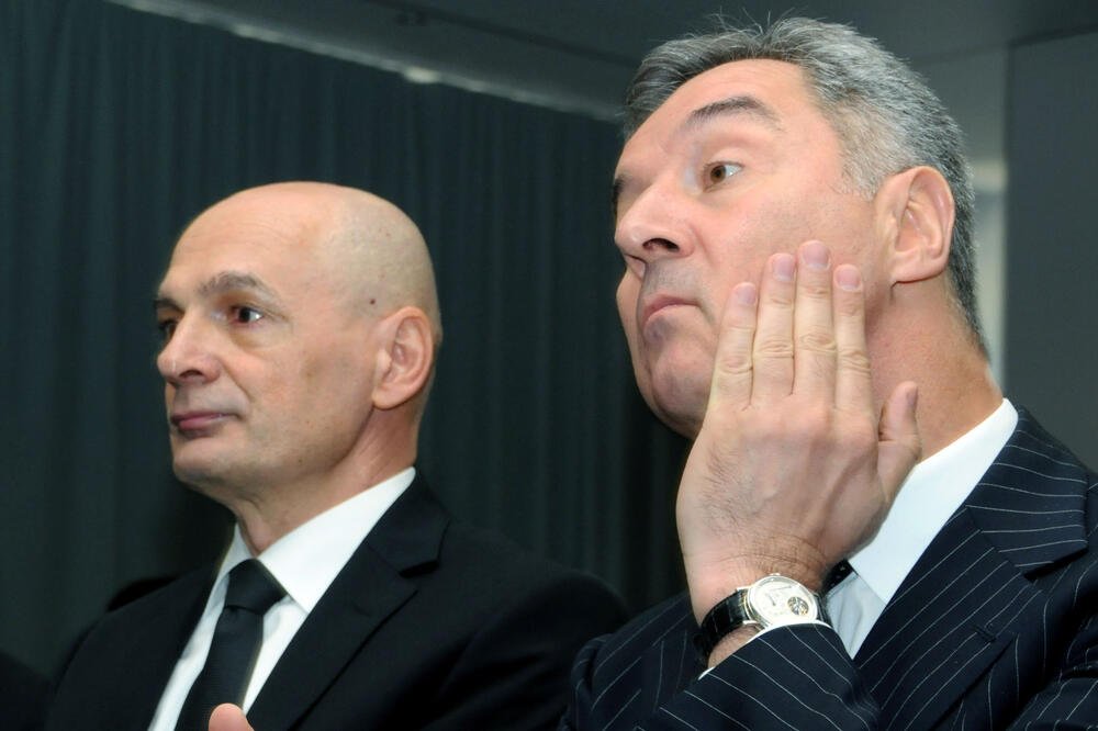 Агентство по борьбе с коррупцией Черногории установило: бывший президент Джуканович не задекларировал коллекцию часов стоимостью до €224 000 Архивное фото с публичного мероприятия, где эксперты выявили люксовые часы в расследовании ASK