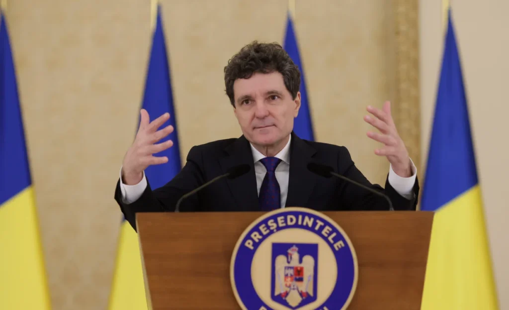 Российский беспилотник три часа летал над Румынией: президент назвал инцидент «случайностью», министр обороны — «провокацией» Никушор Дан на пресс-конференции в Бухаресте