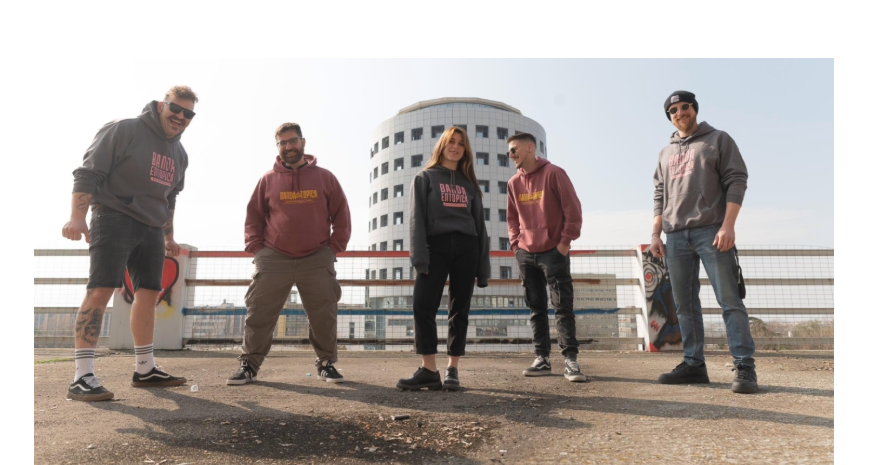 Banda Entopica — музыкальная группа из Салоников, концерт которой был прерван во Флорине