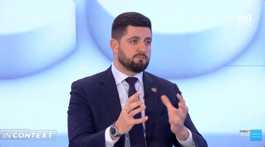 Министр энергетики Дорин Жунгиету во время интервью