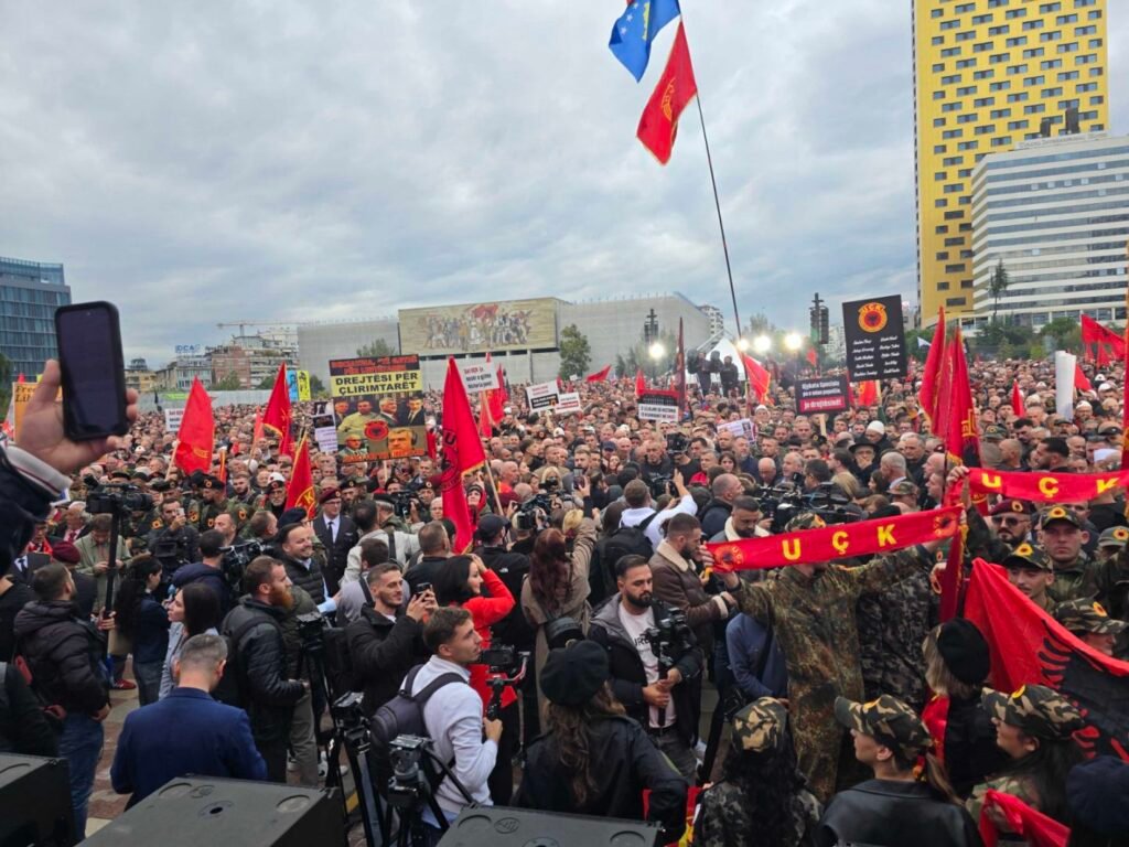 Представители организации ветеранов ОВК объявляют о предстоящем протесте