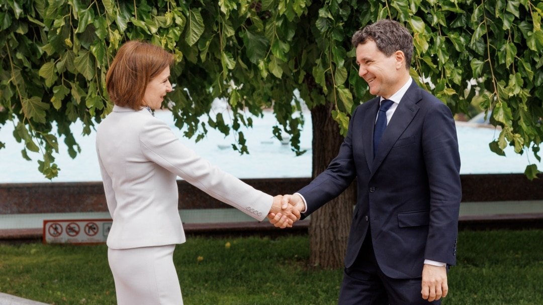 Президент Молдовы Майя Санду и президент Румынии Никушор Дан