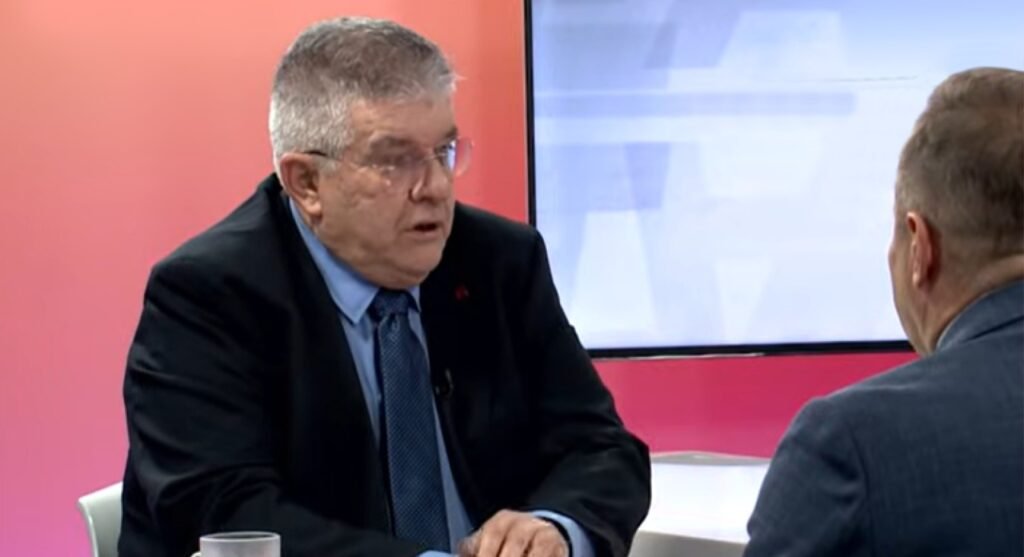 Драган Миокович во время интервью на телеканале FACE TV, Сараево