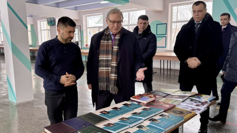 Посол России Олег Озеров во время визита в Гагаузию