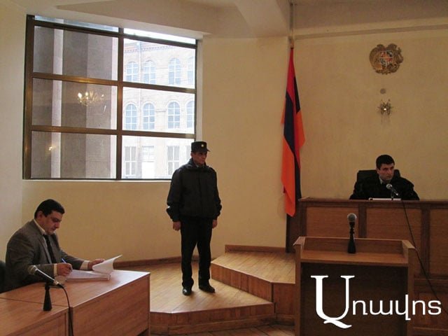 Обложка статьи: Правозащитники обвиняют командование 102-й базы РФ в блокировании правосудия