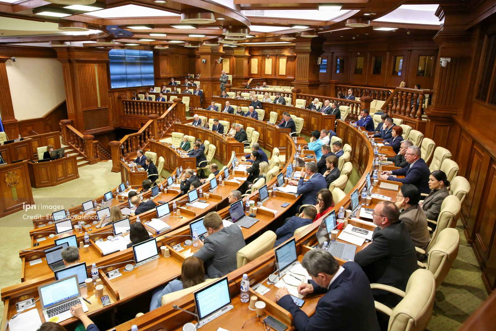 Заседание парламента Молдовы, на котором рассматривался вотум недоверия министру сельского хозяйства. Фото: IPN