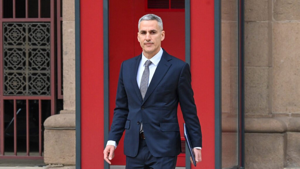 Болгария: кабинет Гюрова вступает во власть накануне восьмых выборов