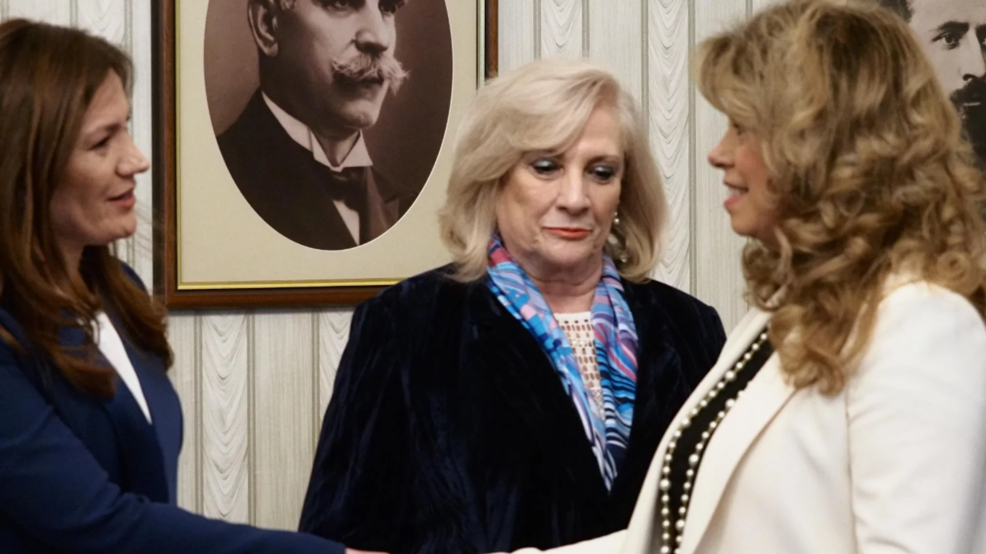 Илияна Йотова, исполняющая обязанности президента Болгарии. Фото: Actualno.com