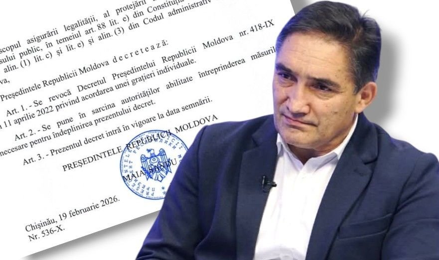 Александр Стояногло с президентским указом об отмене помилования