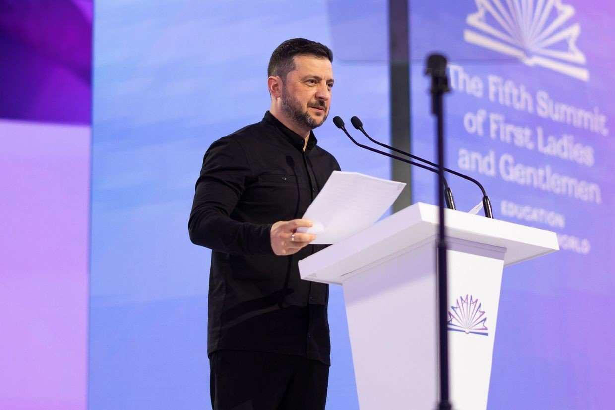 Владимир Зеленский выступает на Пятом саммите первых леди и джентльменов
