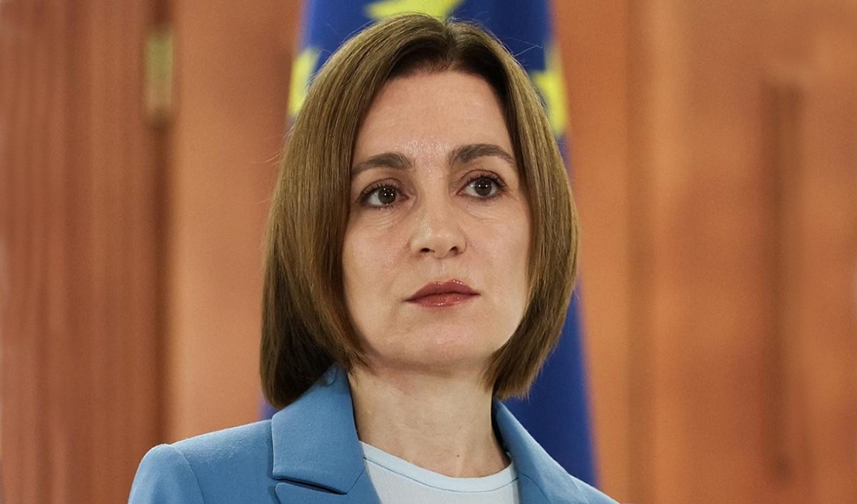 Президент Молдовы Майя Санду на фоне флага ЕС. Фото: Logos Press