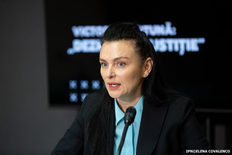 Виктория Фуртунэ на пресс-конференции — экс-прокурор также обвинила правительство в халатности после гибели военнослужащих. Фото: IPN / Elena Covalenco