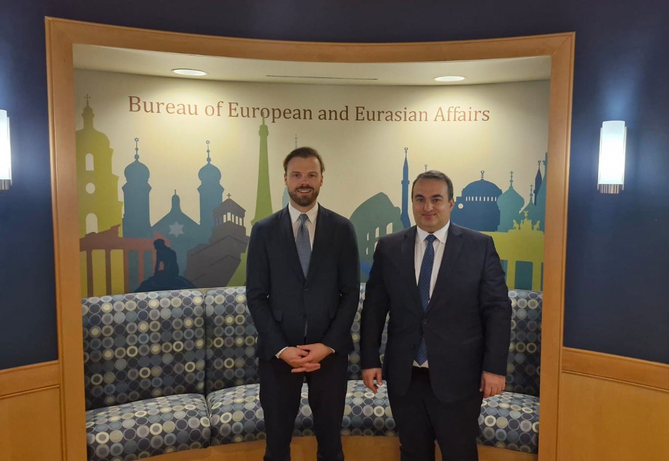 Замминистра иностранных дел Грузии Теймураз Дарсалия на встрече с представителем Госдепартамента США в Бюро по европейским и евразийским делам. Фото: Civil.ge