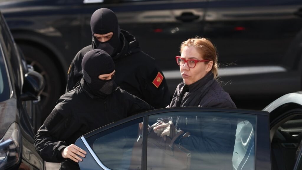 Экс-министра образования Черногории арестовали за массовые увольнения