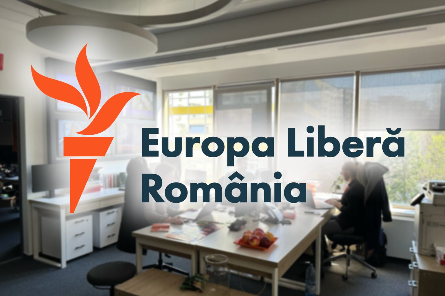 Логотип Europa Liberă România на фоне редакции