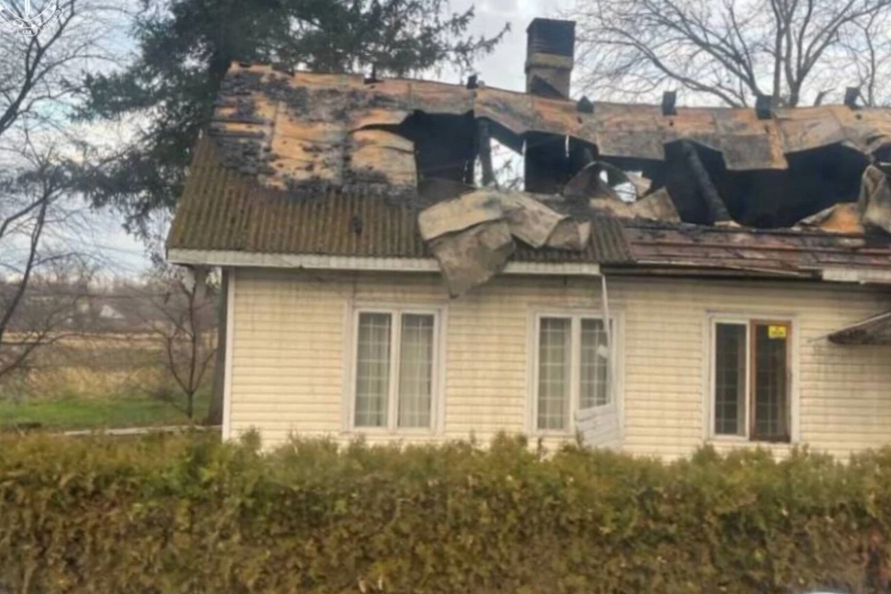 Сгоревшее здание сельского совета на Буковине