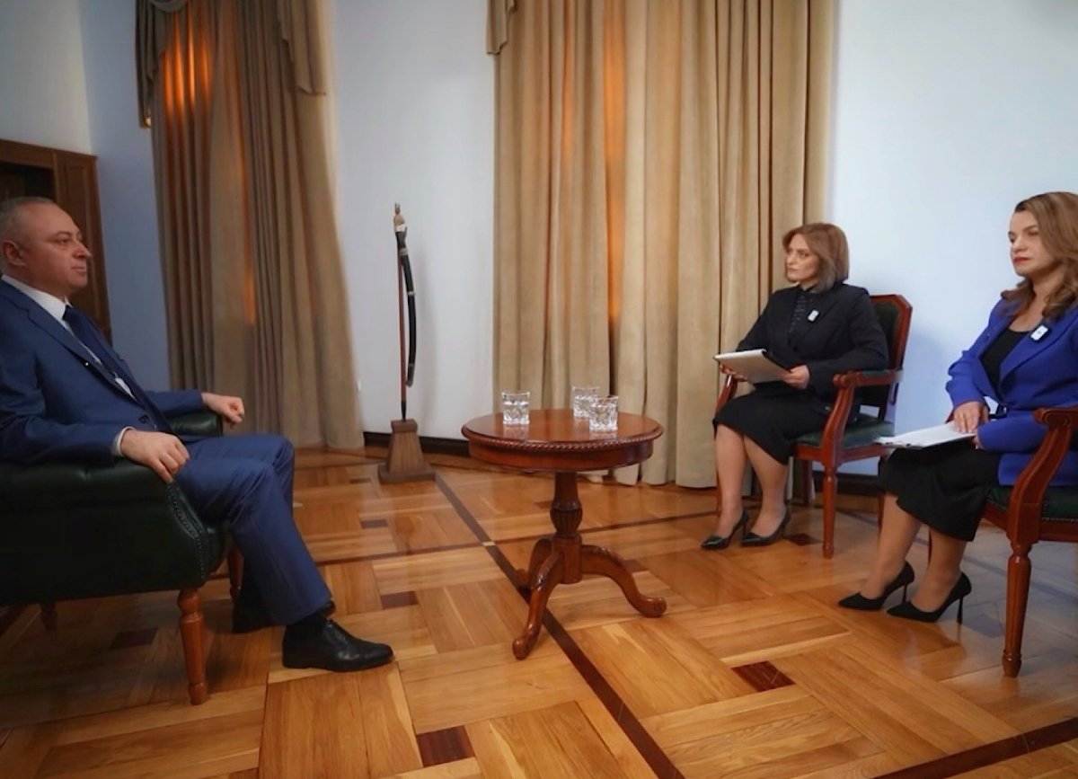 Бадра Гунба во время интервью АПСНЫПРЕСС