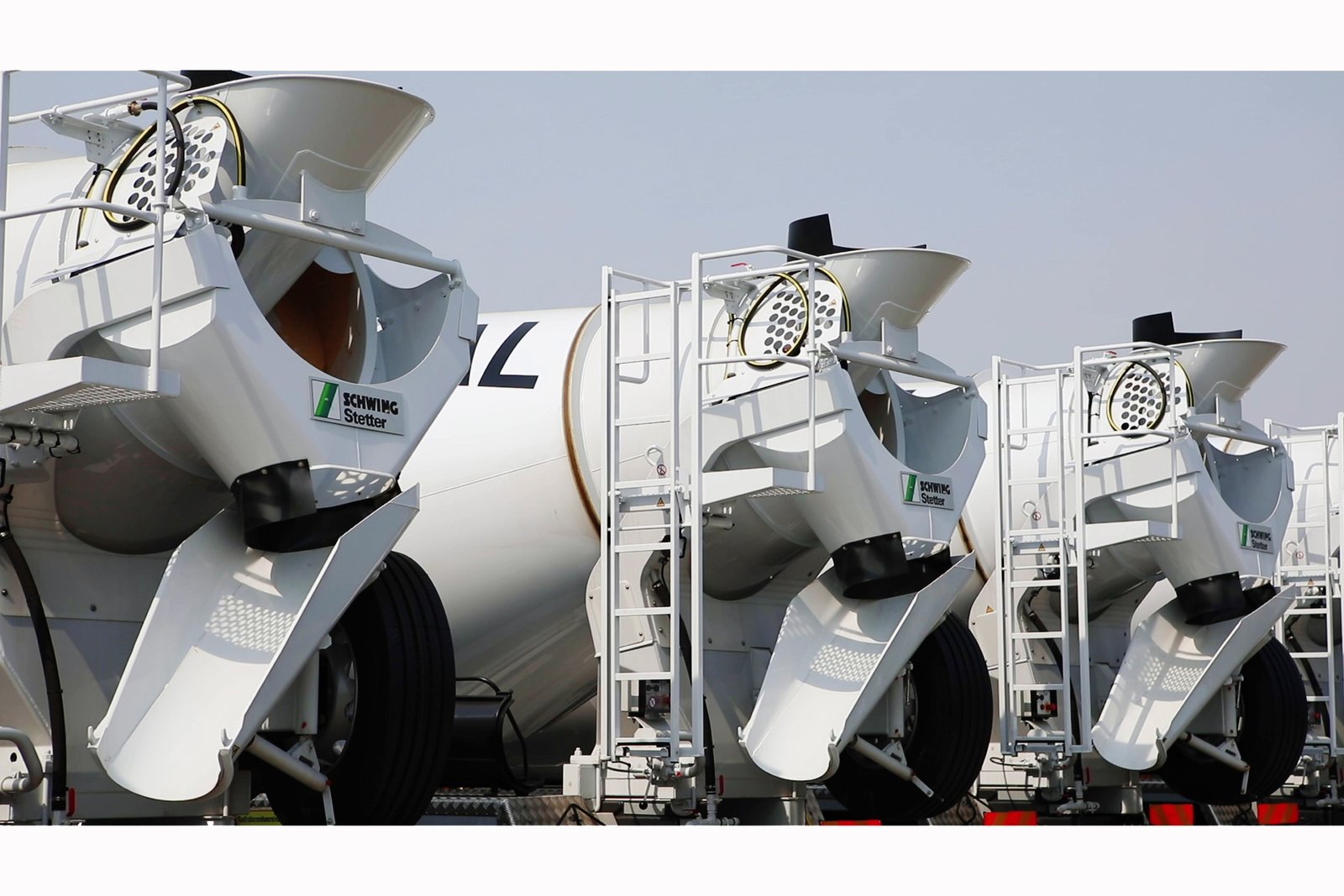 Бетономешалки из автопарка строительной компании Integral Inženjering