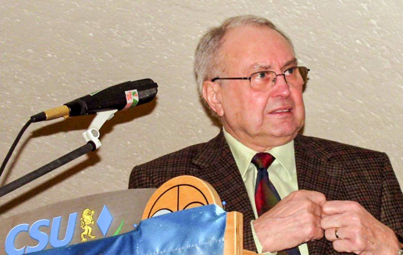 Politician speaking at CSU podium, linked to Azerbaijan bribery scandal