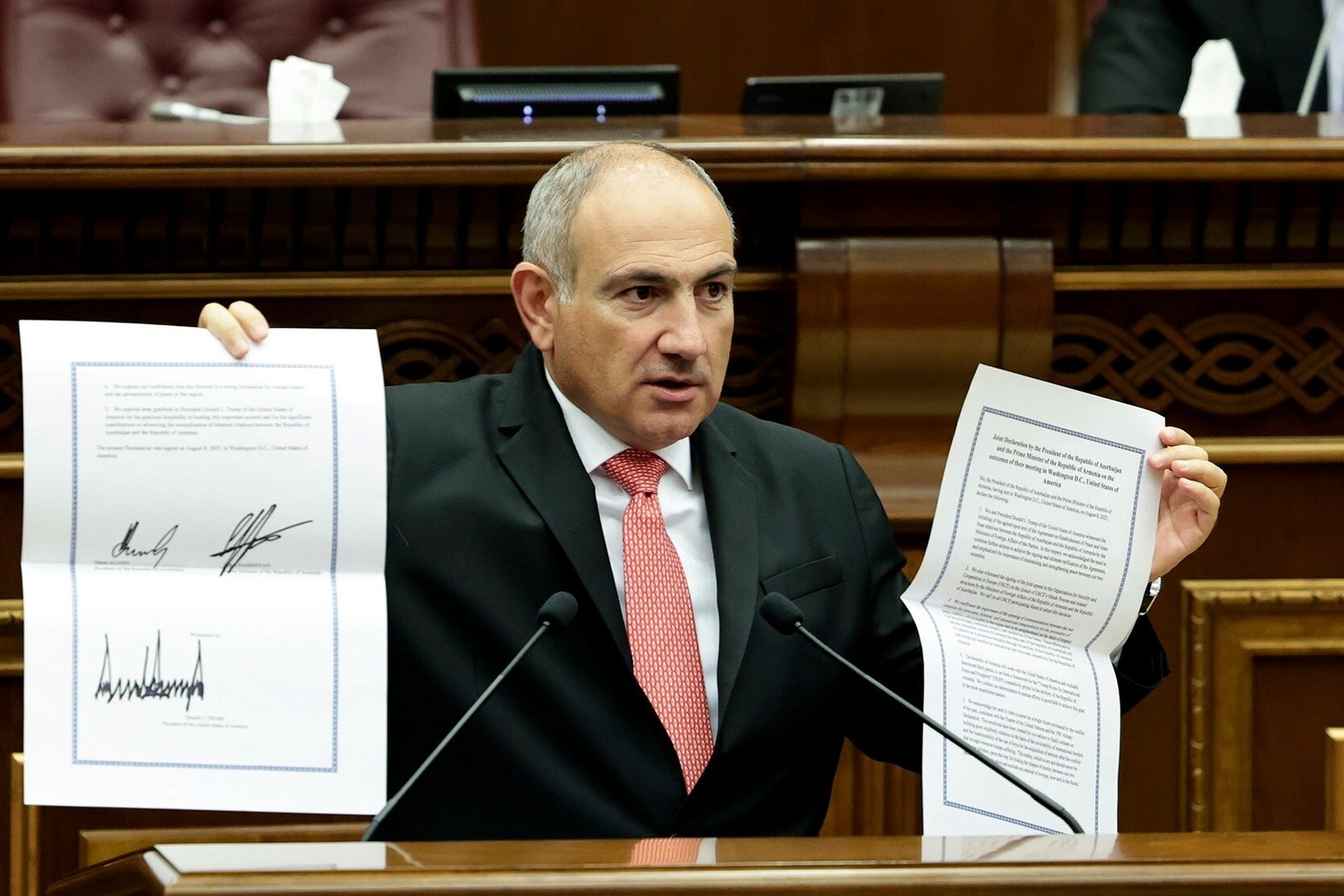 Armenian PM presenting TRIPP documents in parliament
