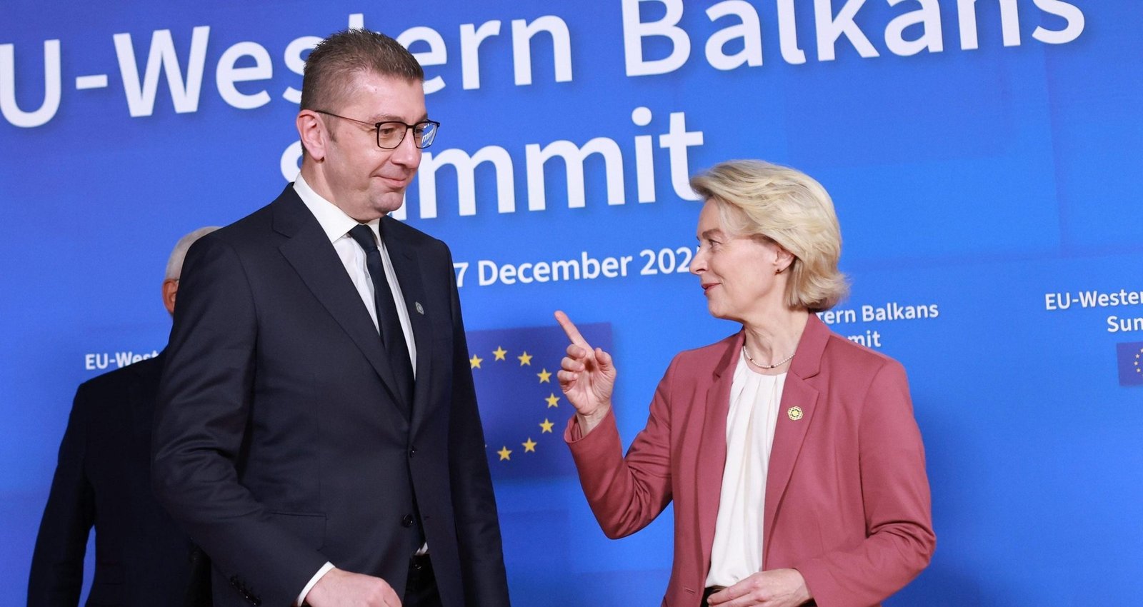 Саммит ЕС-Западные Балканы, декабрь 2024: Урсула фон дер Ляйен беседует с лидером западнобалканской страны