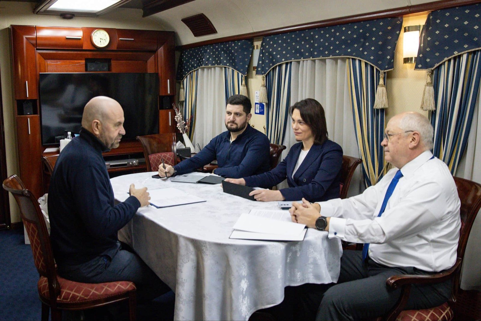 Moldovan delegation meeting aboard train en route to Kyiv for solidarity visit