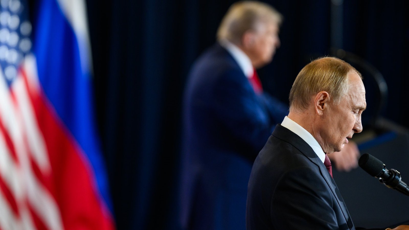 Путин и Трамп на пресс-конференции саммита на Аляске