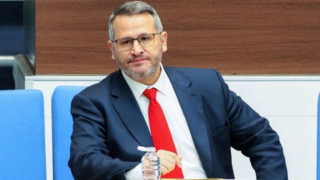 Болгарский министр сельского хозяйства Иван Христанов на заседании в зале парламента