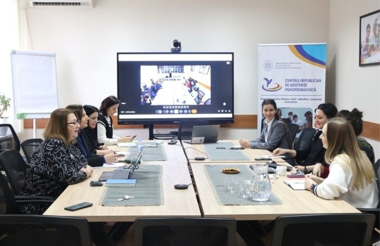 Рабочее заседание по разработке плана борьбы с буллингом в Республиканском центре психопедагогической помощи, с участием онлайн-подключений