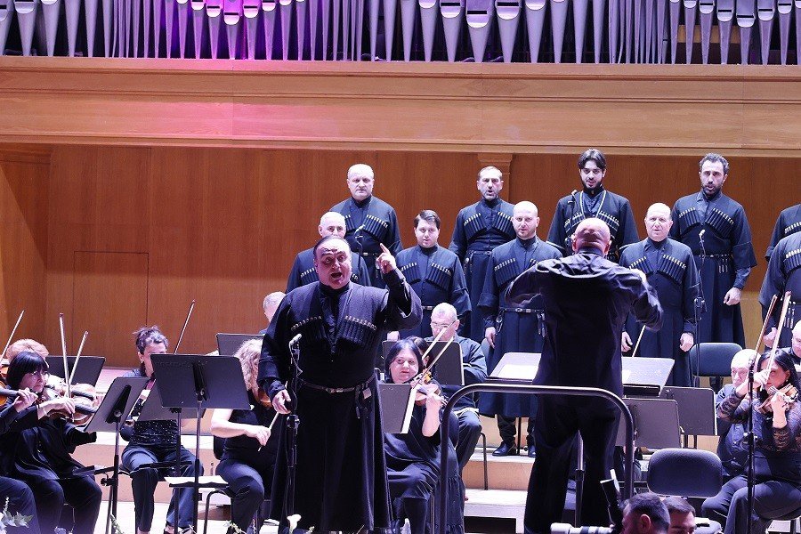 Выступление государственного ансамбля «Батуми» и Батумского государственного оркестра в концертном зале имени Арама Хачатуряна в рамках программы «Музыкальный Батуми»