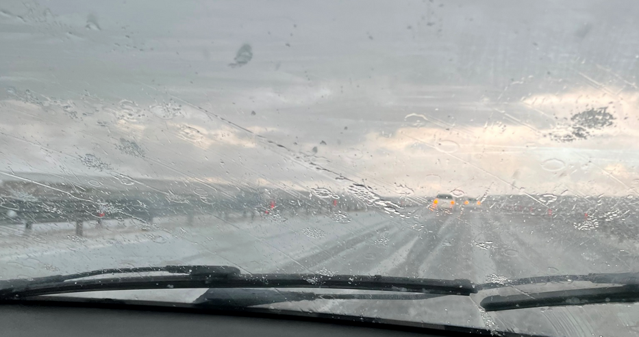 Сильный ливень и град на автомагистрали «Хемус» между Шуменом и Белокопитово — вид из салона автомобиля