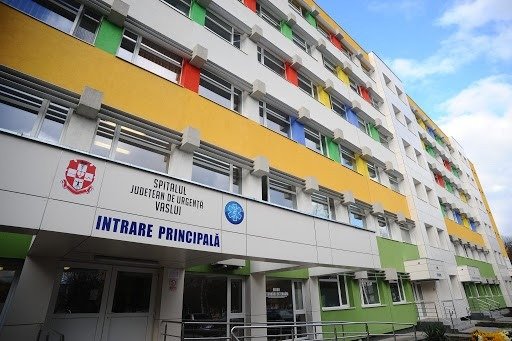 Главный вход в Окружную больницу скорой помощи «Святая Кириаки» в Васлуе