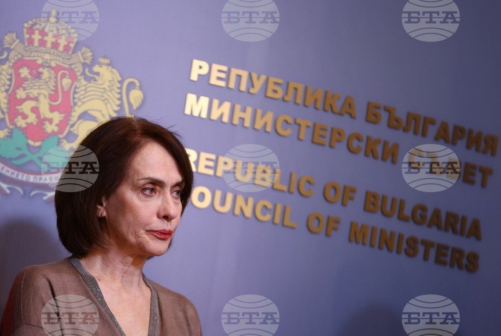 Foreign Minister Nadezhda Neynsky at Council of Ministers briefing. Фото: Bulgarian News Agency (BTA)