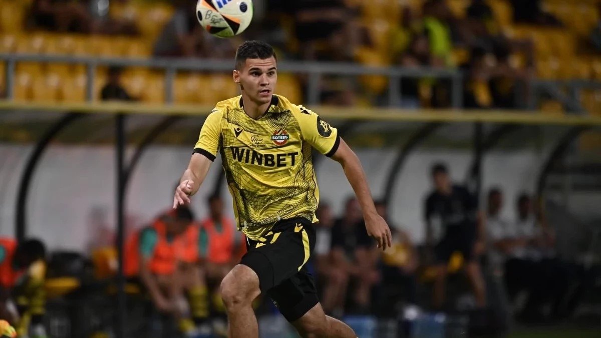 Никола Илиев в игровом эпизоде в форме «Ботев Пловдив»