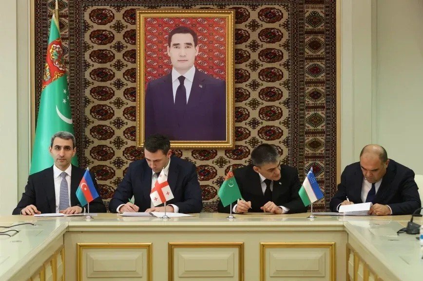 Подписание соглашения о развитии Среднего коридора в Ашхабаде — представители железных дорог Азербайджана, Грузии, Туркменистана и Узбекистана