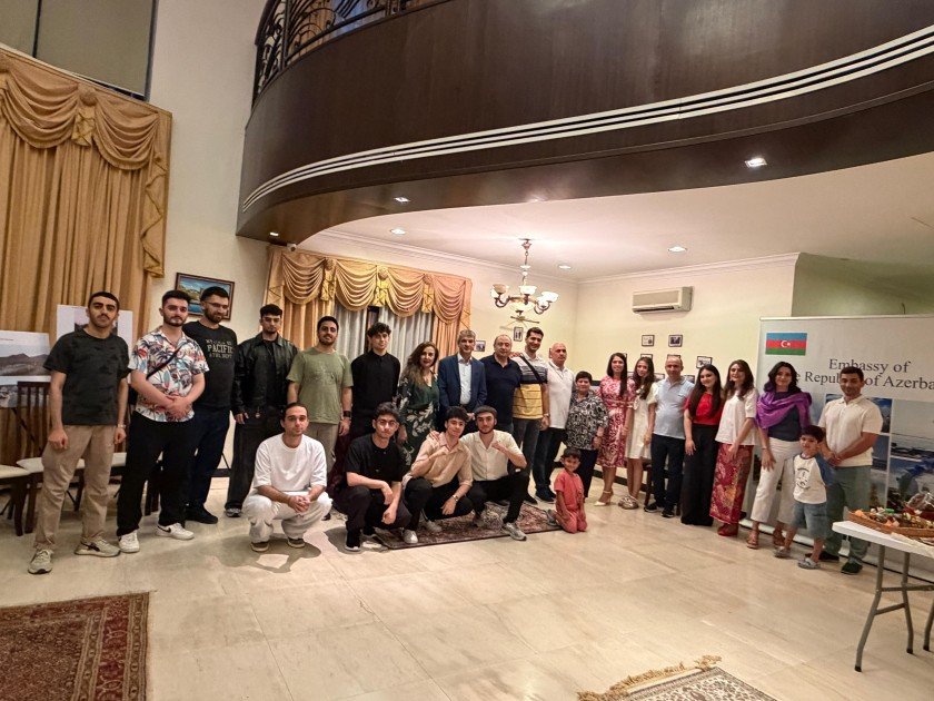 Участники празднования Новруза в посольстве Азербайджана в Малайзии